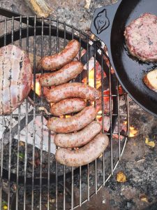 Hertenworst tijdens Wateetons Wilde Weekend